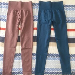 Pair of Seamless Sports Leggings